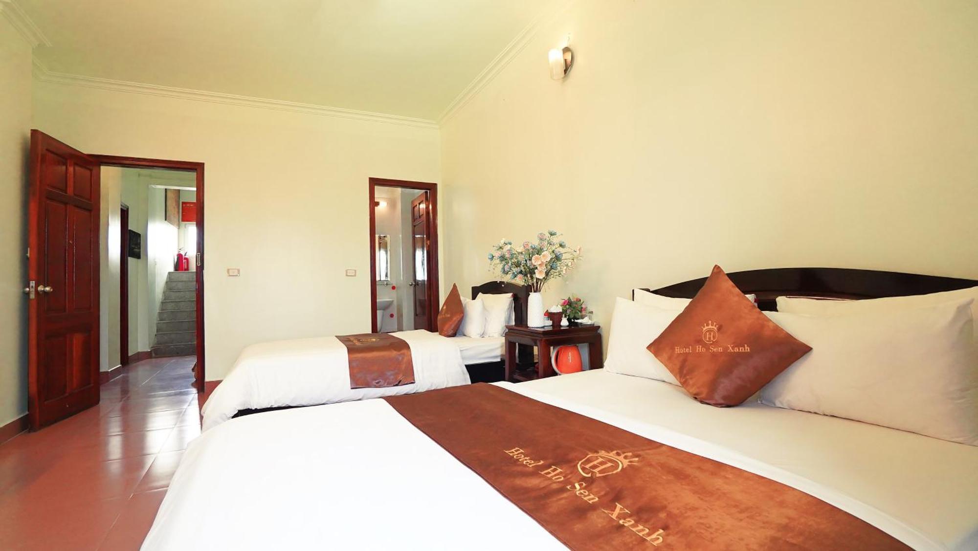 Ho Sen Xanh Hotel Hanoi Buitenkant foto