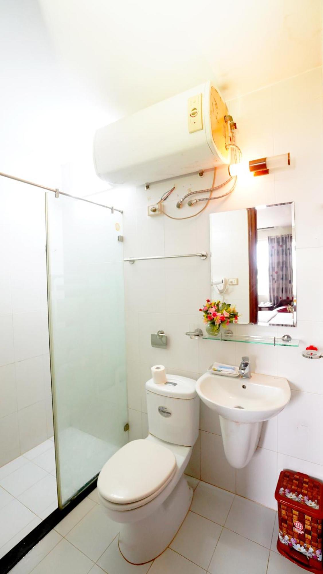 Ho Sen Xanh Hotel Hanoi Buitenkant foto