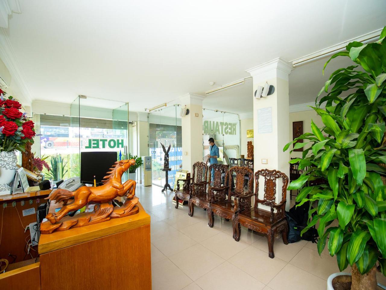 Ho Sen Xanh Hotel Hanoi Buitenkant foto
